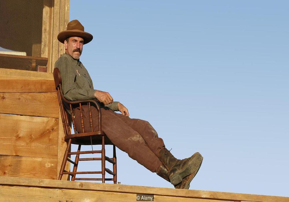 DANIEL DAY-LEWIS