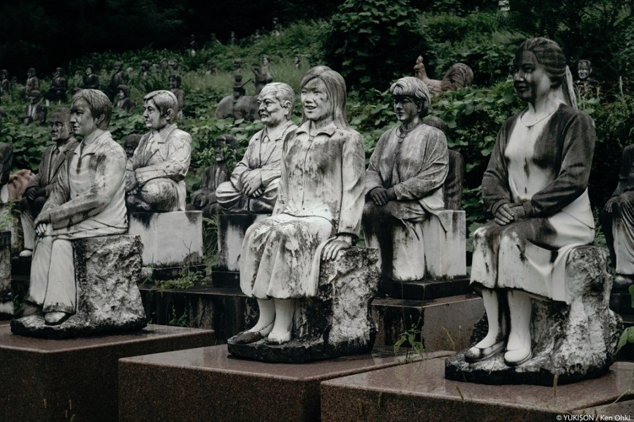 statues park