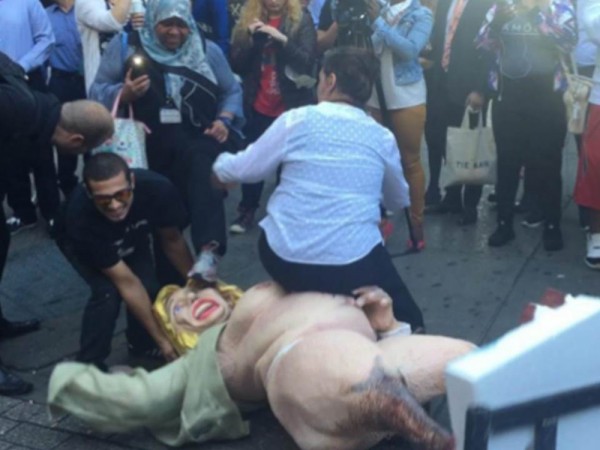 statue down
