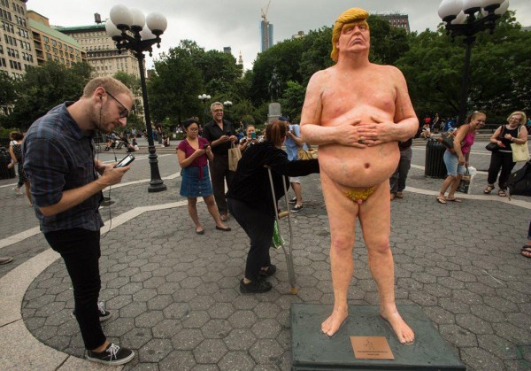 trump-statue