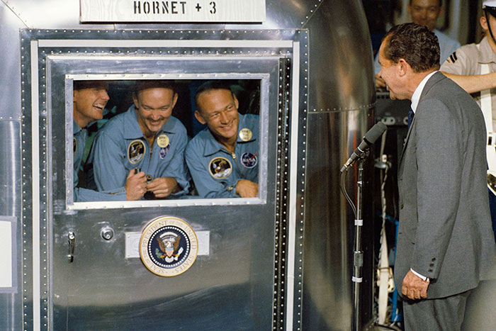 12,000 Americans Apply to Become NASA Astronauts to the Moon and Mars