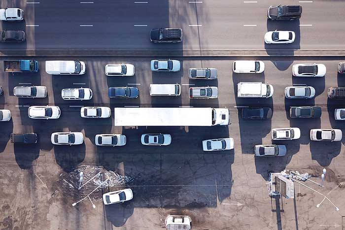 Why Do Truckers Obstinately Tailgate other Cars