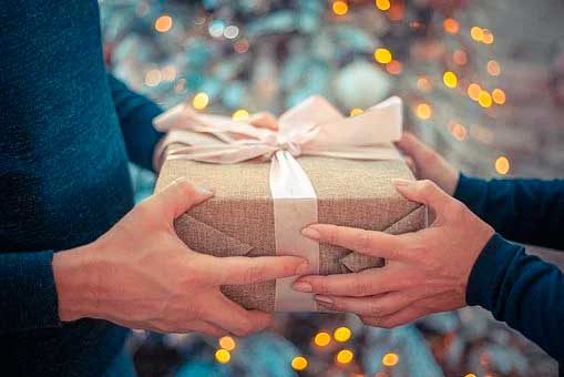 7 Tips to Find the Right Gift for Each Person on Your List