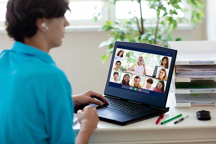 From Zoom classes to Zoom parties- here is how college students are making the most of e-learning
