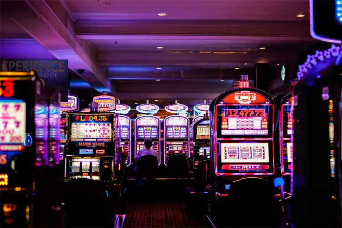 Is it Possible to Play Slots for Free at Casinos?